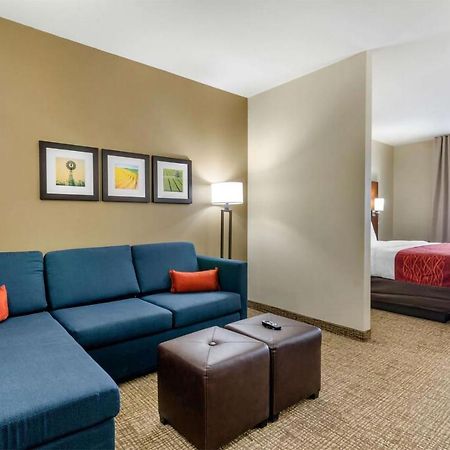Comfort Inn & Suites Salina North Εξωτερικό φωτογραφία