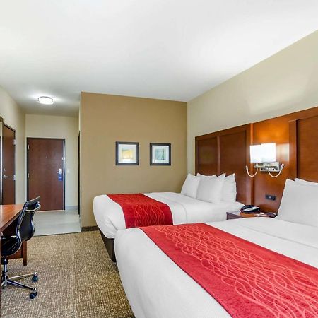 Comfort Inn & Suites Salina North Εξωτερικό φωτογραφία