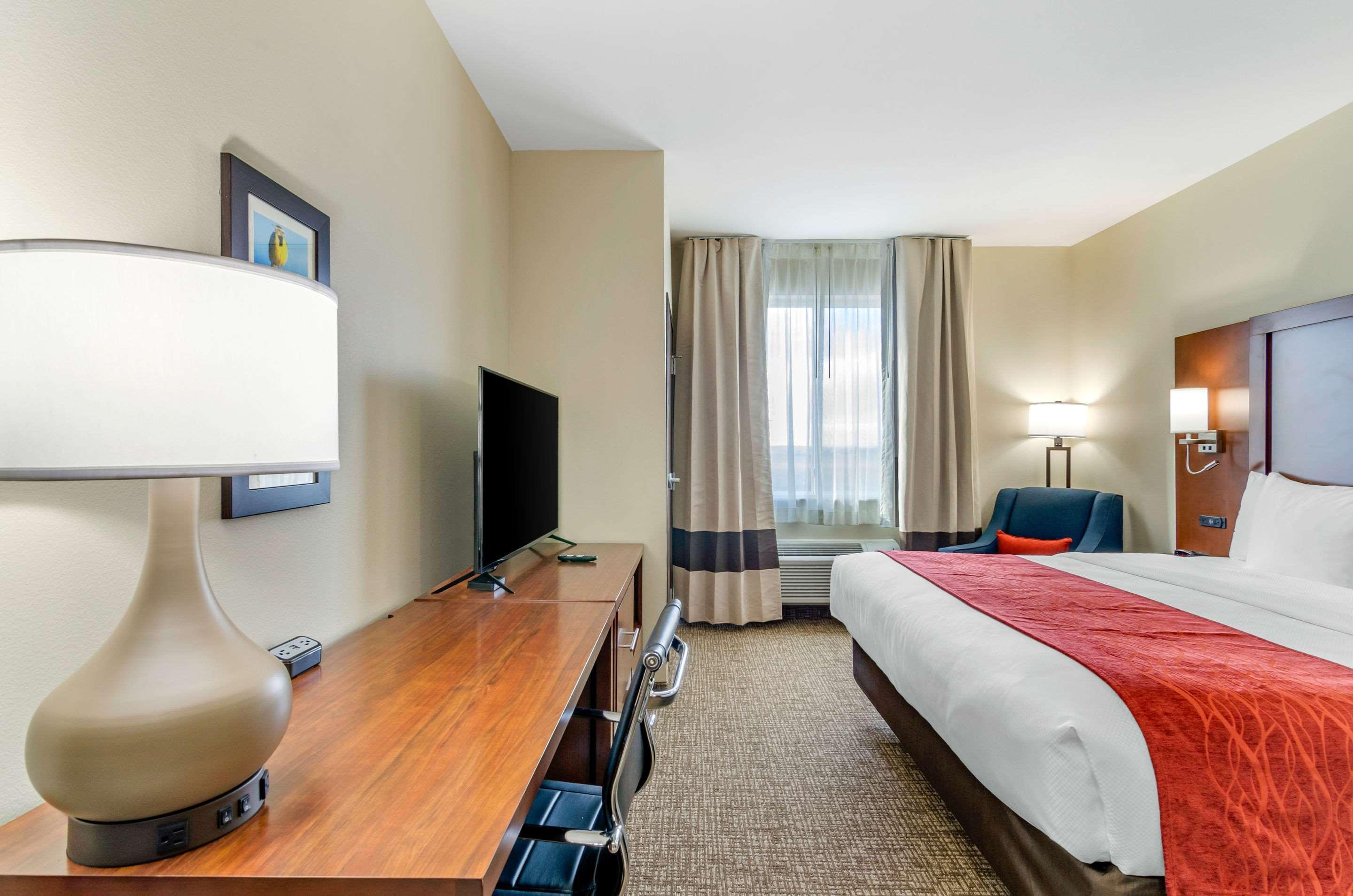 Comfort Inn & Suites Salina North Εξωτερικό φωτογραφία