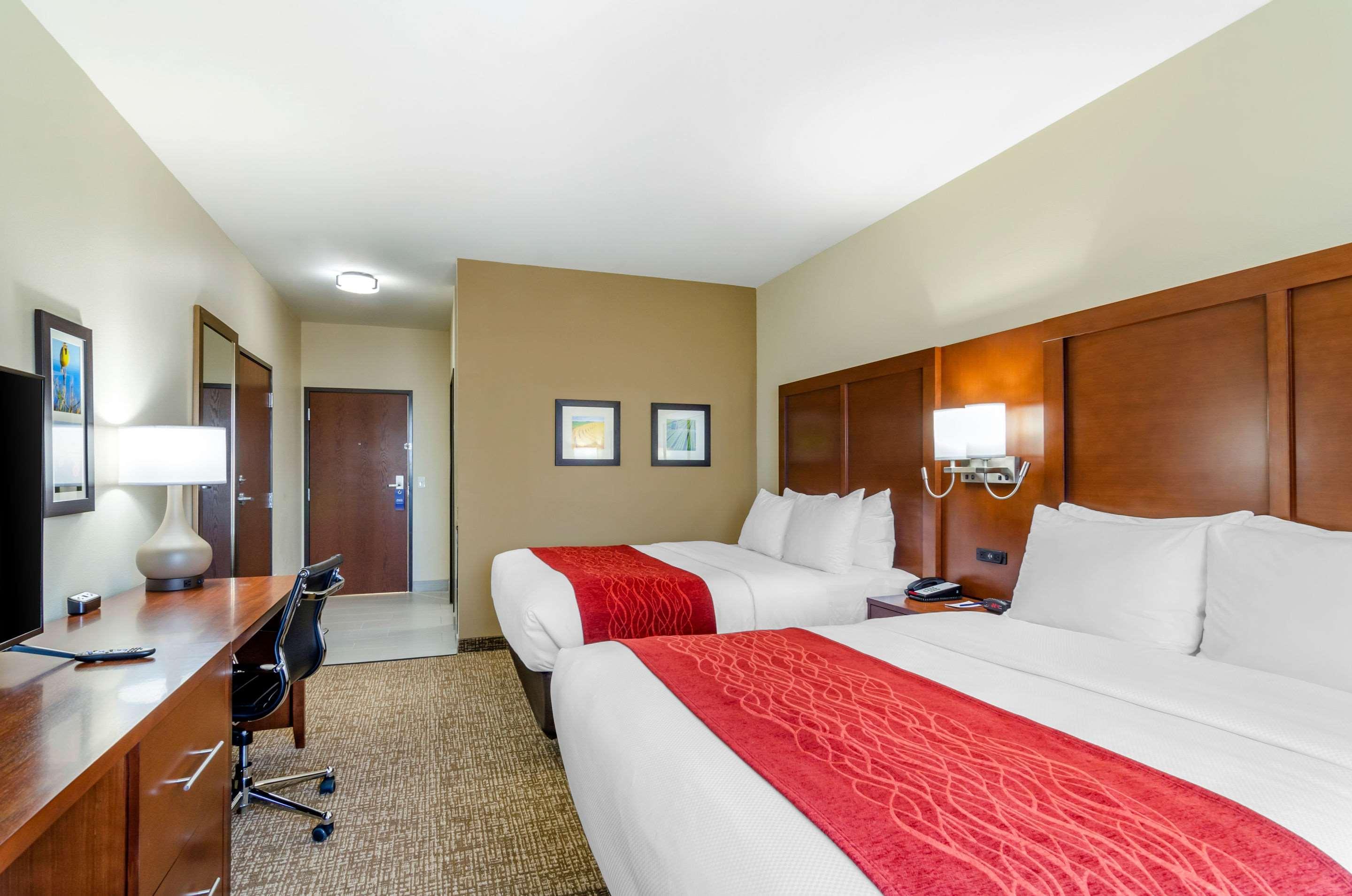 Comfort Inn & Suites Salina North Εξωτερικό φωτογραφία
