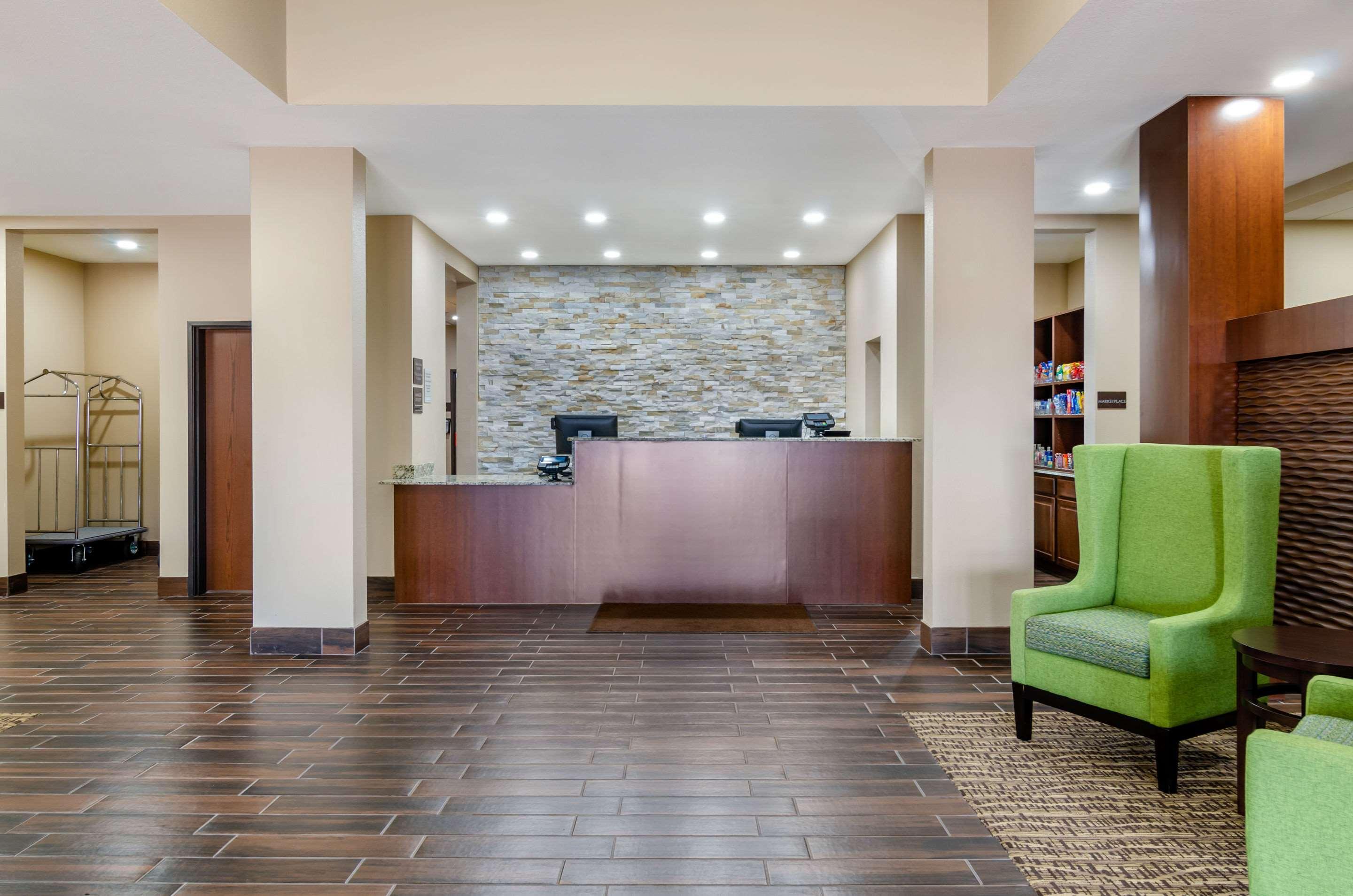 Comfort Inn & Suites Salina North Εξωτερικό φωτογραφία