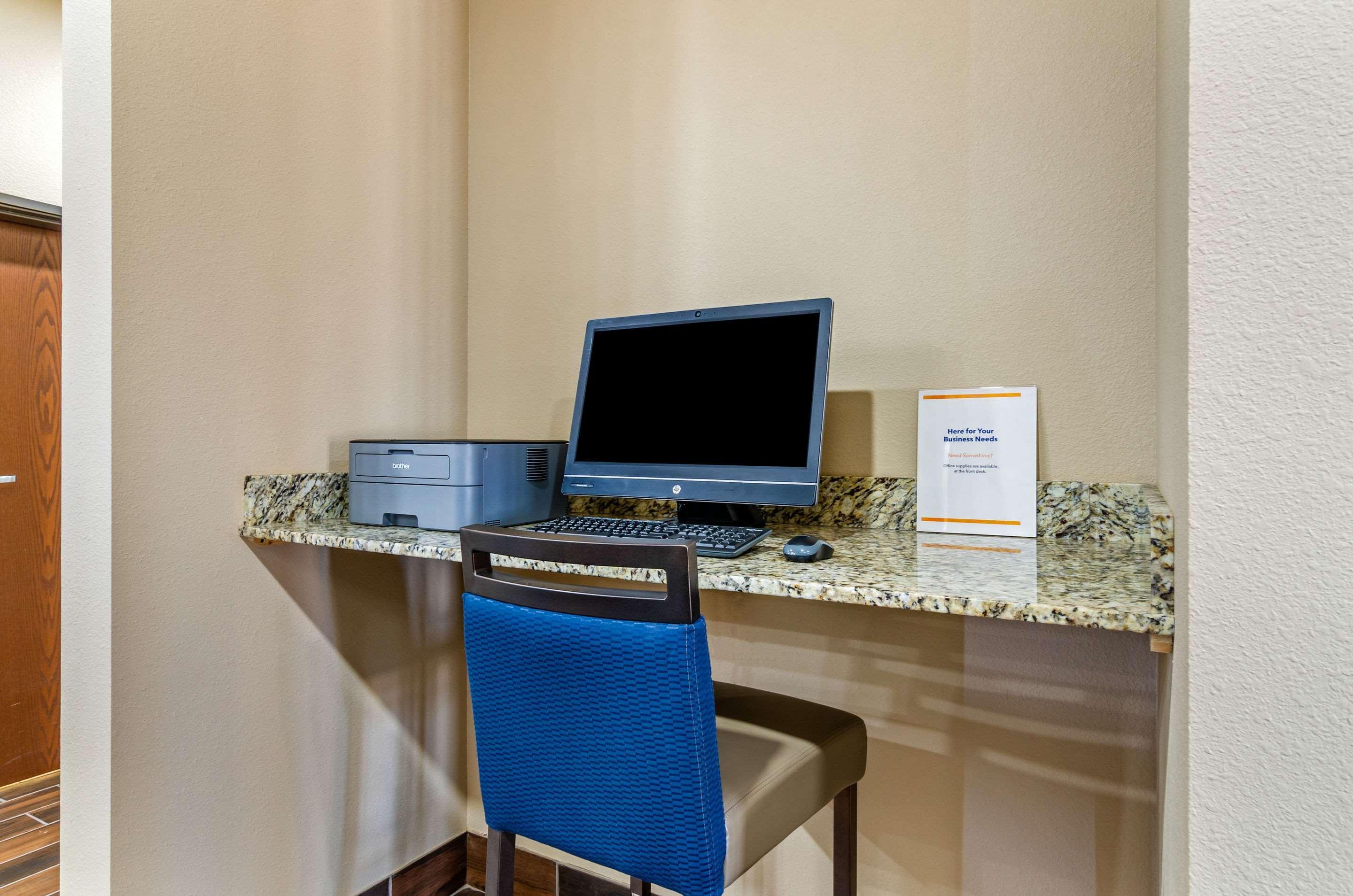 Comfort Inn & Suites Salina North Εξωτερικό φωτογραφία