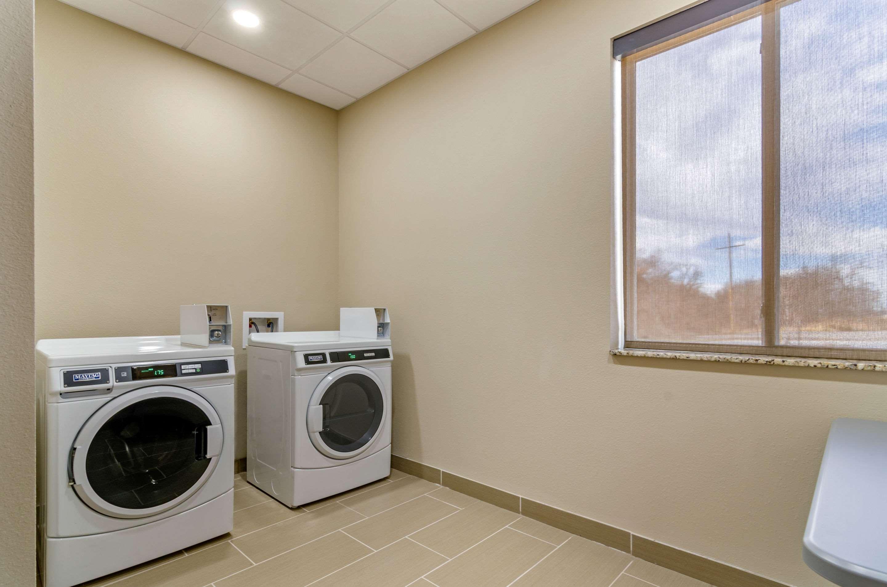 Comfort Inn & Suites Salina North Εξωτερικό φωτογραφία