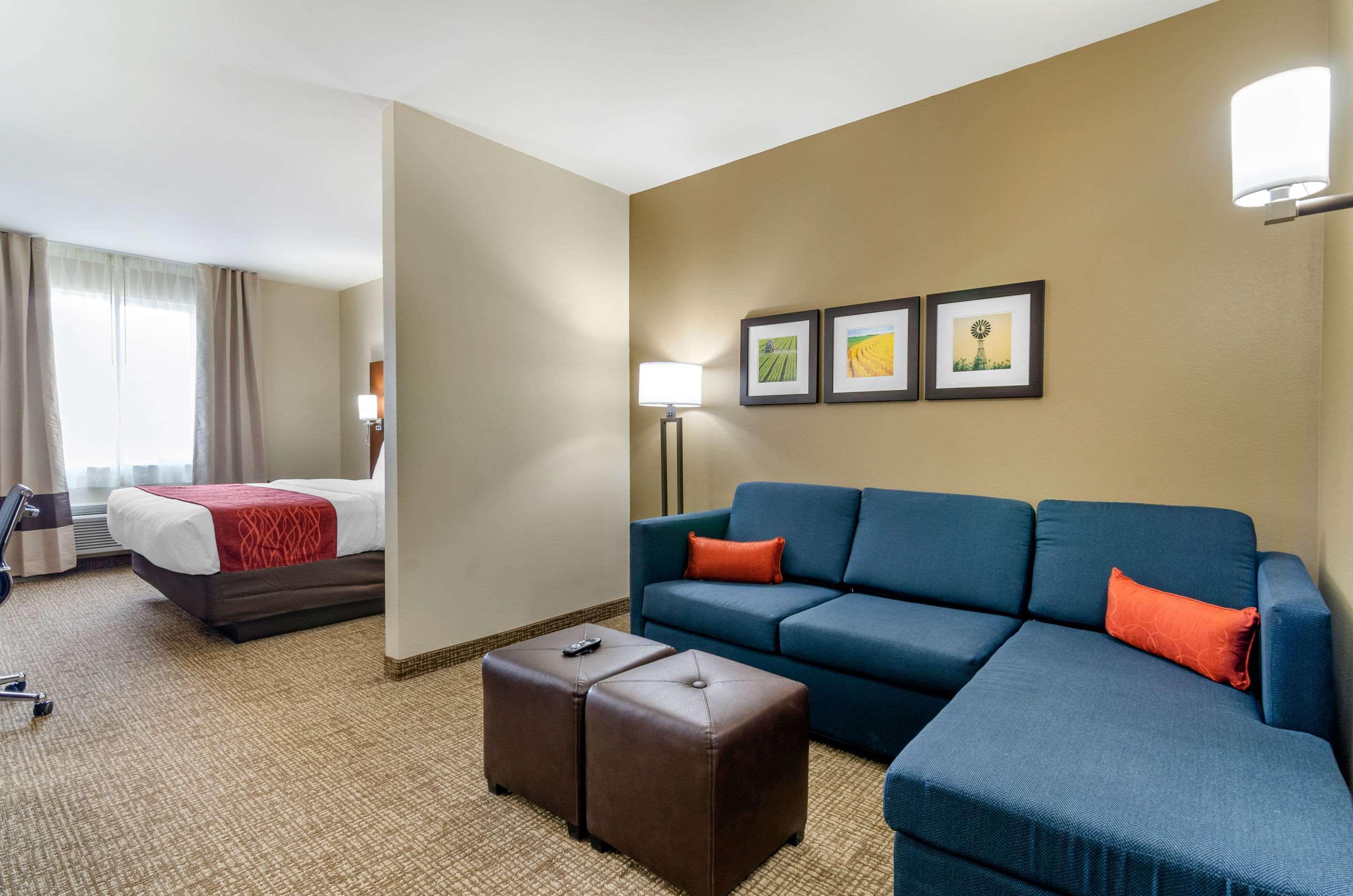 Comfort Inn & Suites Salina North Εξωτερικό φωτογραφία