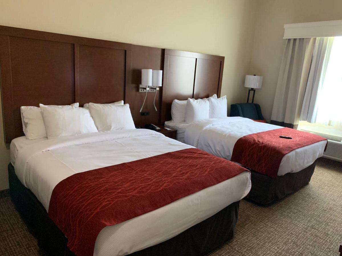 Comfort Inn & Suites Salina North Εξωτερικό φωτογραφία